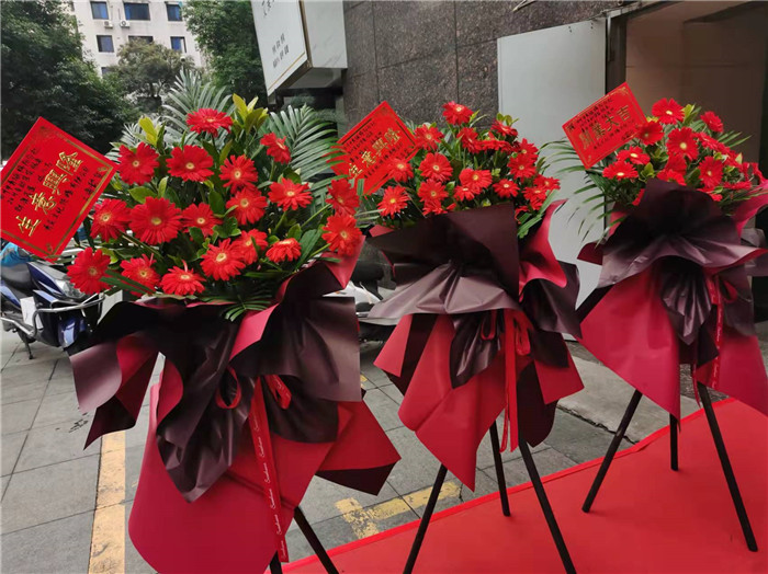 四川中青旅綿陽分社、綿陽市中旅假日旅行社、綿陽自來文化傳播有限公司24H自助售貨服務盛大開業(yè)