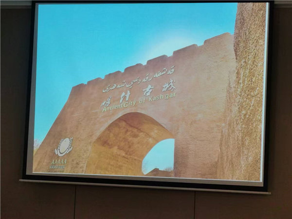 “金色胡楊 南疆盛景”秋攝漫旅行空調(diào)專列13日游